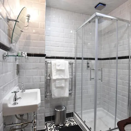 The Aston Tavern Hotel 4*