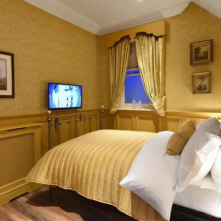 The Aston Tavern Hotel